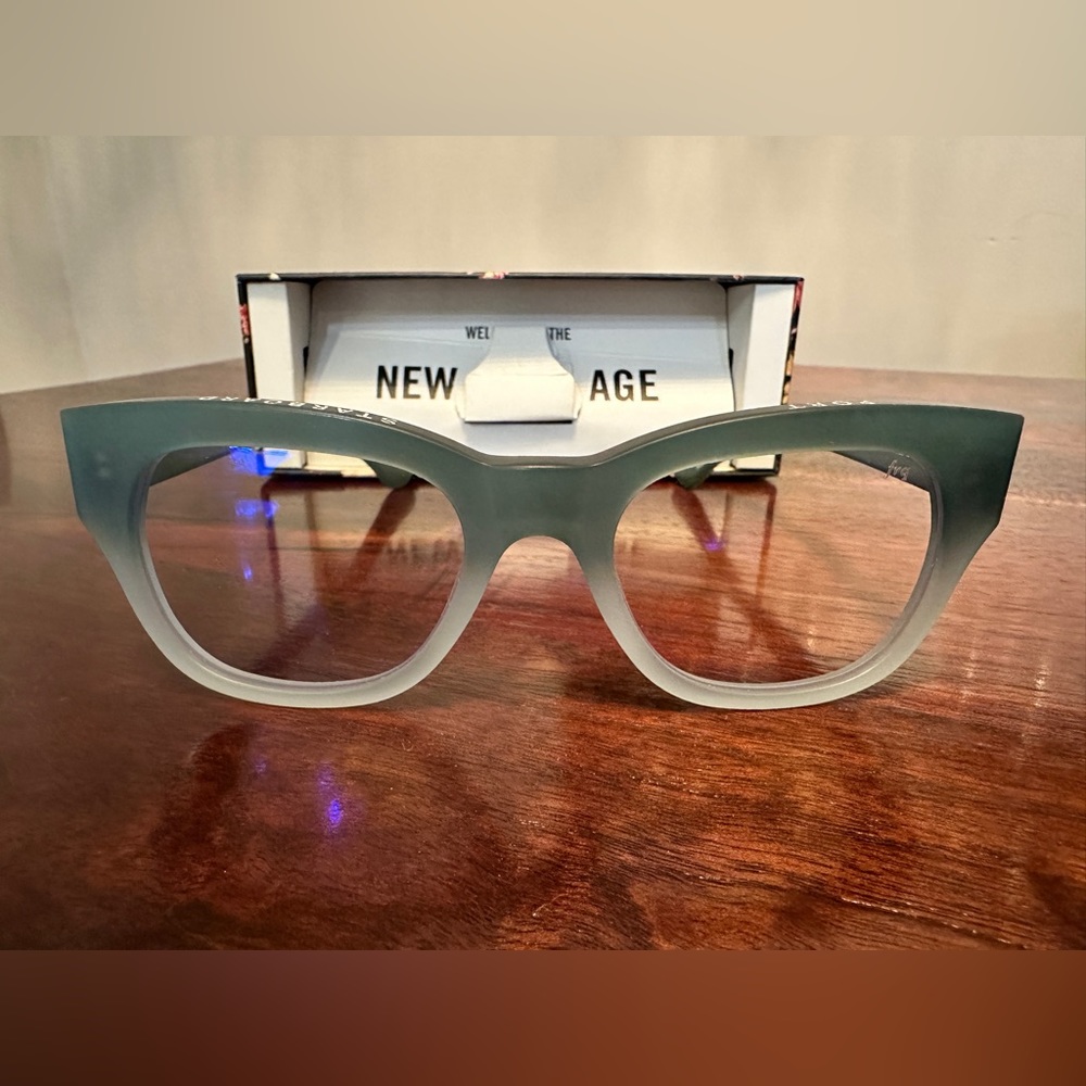 Caddis Miklos glasses. Bluelight Technology. Color: brackish